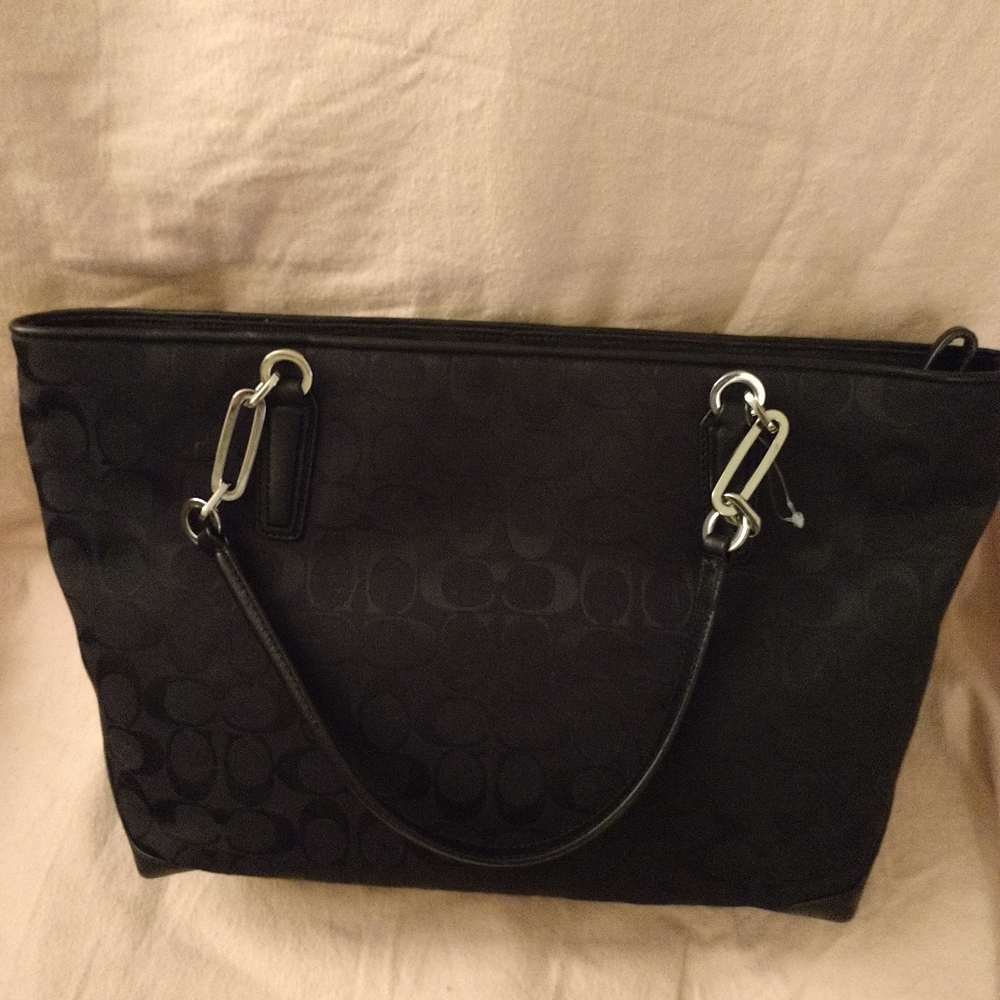 ***SOLD***Coach Tote bag - Picture 4 of 4